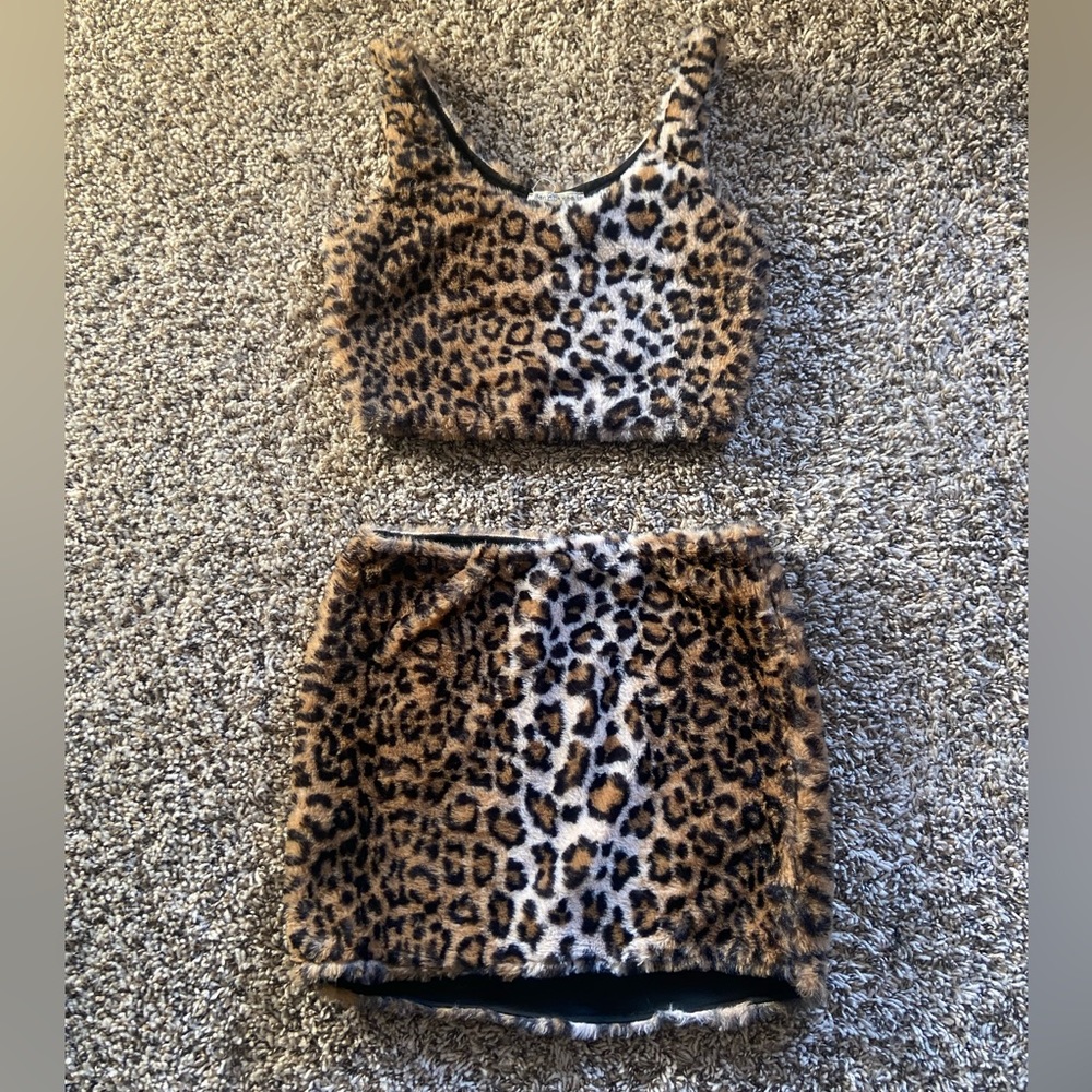 Furry leopard set
